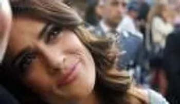 Salma Hayek: Estudios no me quieren pero no me importa 