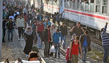 Los refugiados siguen llegando, mientras Europa levanta nuevas barreras