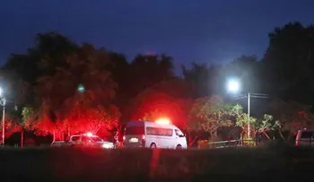 Los 12 niños y el entrenador rescatado de cueva estarán una semana en un hospital