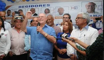 Hipólito promete cumplir con ley dispone 10% para ayuntamientos; violada por gobiernos del PLD
