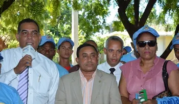 El Director de  Apordom inicia trabajos de limpieza en Cabo Rojo, Pedernales.