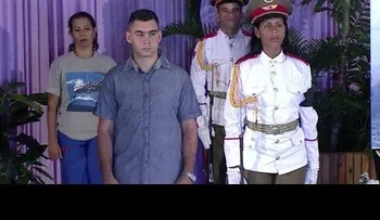 Elían González dice cubanos retribuyen amor que le dio Fidel Castro