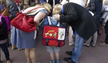 Los padres deciden con quiénes estudian sus hijos y cuántas tareas hacen