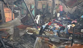 Incendio deja desamparada cuatro familias en San Carlos, destruye 3 viviendas, afecta otra y fábrica de jeans 