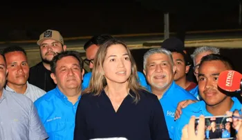 Claudia Macero, jefa de prensa de Machado, regresa a Venezuela tras su exilio