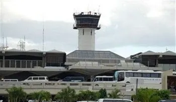El  atropello de AERODOM a los visitantes y viajeros del Aeropuerto las Américas.   