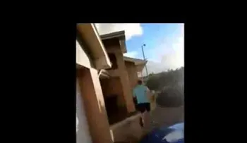 Video: Hombre llega a su casa y encuentra a su mujer besándose con otro en el baño 