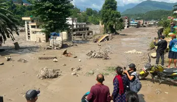 Inundaciones repentinas en la frontera entre Nepal y China dejan al menos 31 muertos