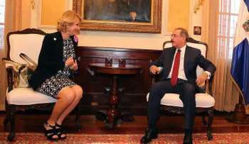 Medina recibe en su despacho a expresidenta de la Comunidad de Madrid.