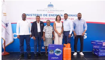 Ministerio de Energía y Minas entrega cocinas limpias en Independencia