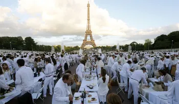 Todo listo para la cena más glamorosa en el mundo: Dîner en Blanc
