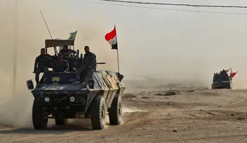 Golpe al Estado Islámico: las tropas iraquíes tomaron el control de dos pueblos en la frontera con Siria