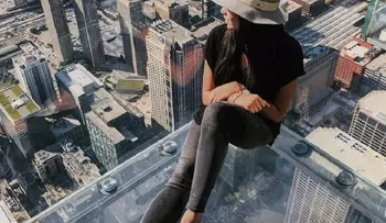 Una estudiante de periodismo cae desde de la torre de su universidad, desde 12 metros de altura
