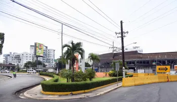 Reorganizan el tránsito en los alrededores de la Plaza de la Bandera por restricciones viales