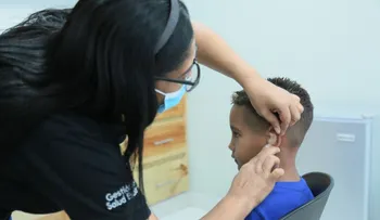 INABIE ahorra a familias de estudiantes más de RD$29 millones con suministro de lentes y auxiliares auditivos