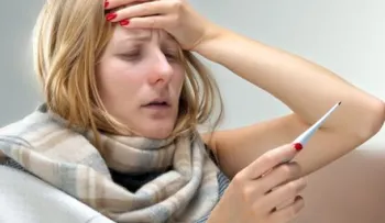 Te de canela, salvia, miel, limón y otros remedios caseros para controlar la fiebre