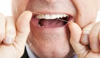 ¿El hilo dental realmente beneficia la salud bucal?