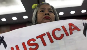 México hace pública toda la investigación oficial sobre Ayotzinapa con algunas partes omitidas