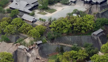 Un antiguo castillo en Japón queda destruido por los terremotos 