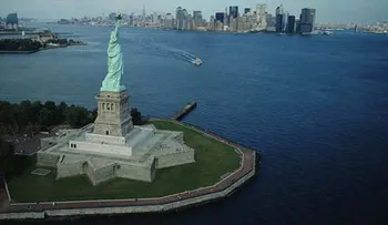 Crecida de los océanos amenaza inundar la Estatua de la Libertad