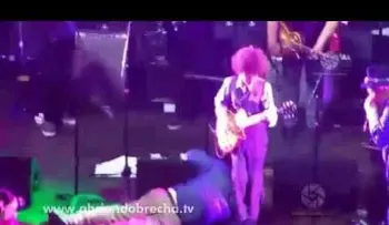 Músico Col Bruce Hampton muere en el escenario y banda sigue tocando