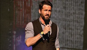 Ryan Reynolds dice que un amigo intentó vender fotos de su bebé