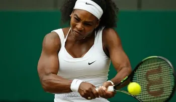 Serena eliminó a Venus y avanza en Wimbledon