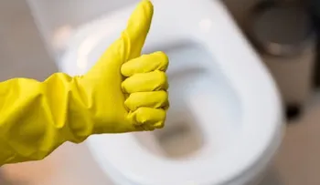 Un eficaz truco para limpiar el inodoro y acabar para siempre los olores desagradables