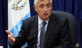 Presidente de Guatemala niega participación de fraude en informe al Congreso