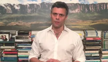 Desde prisión domiciliaria, Leopoldo López pide a los venezolanos "seguir en las calles"