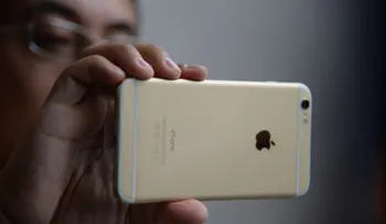 No eres tú... es la cámara de tu iPhone 6 Plus la que está sacando fotos borrosas