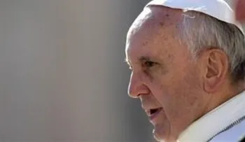 Papa reduce discretamente las sanciones a curas pederastas