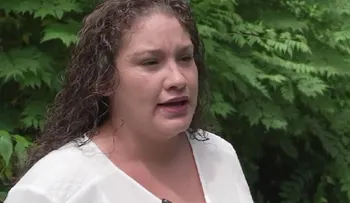 Mujer de Texas sale de cirugía hablando inglés con acento británico