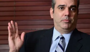 Luis Abinader critica nivel de endeudamiento del Gobierno 
