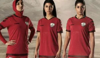 Federación de Fútbol de Afganistán presenta su nueva camisa con hijab