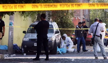 Matan al padre, degüellan a la madre y dejan viva a su bebé