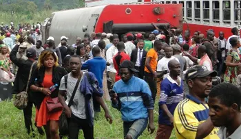 Decenas de muertos y cientos de heridos por descarrilamiento de tren en Camerún