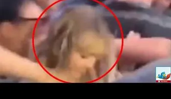  Miley Cyrus fue atacada por un hombre que intentó besarla; hecho indigna a sus fans