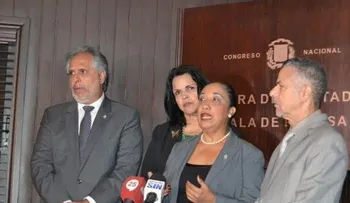 Cinco diputados de partidos de la oposición solicitan interpelar a Roberto Rosario