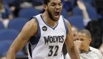 Con 'doble doble' de Towns, Wolves vencen a Suns