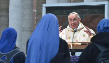 Papa Francisco: Las mujeres están esperando