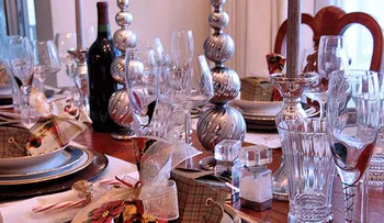 Monta una elegante mesa para Nochebuena
