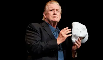 Trump y su peinado que genera controversia en las redes