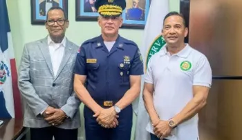 Director de la Policía Nacional visita la Dirección de la Reserva de la institución