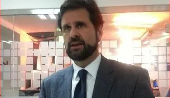 Estratega español propone regular redes sociales