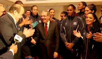 Presidente Medina reconoce esfuerzo de Selección de Voleibol