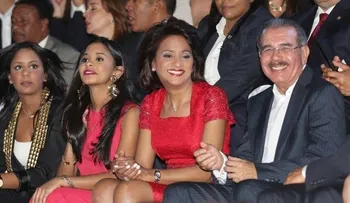 Danilo Medina felicita al pueblo en Navidad y pide celebrar con comedimiento