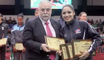 Voleibol femenino RD gana cuarto oro seguido en Centroamericanos; Brenda Castillo JMV