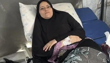 Maestra palestina herida por bala mientras impartía clases en tienda de campaña pide salir de Gaza