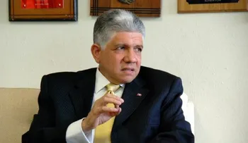 Eduardo Estrella demanda gobierno acelere masificación uso gas natural para vehículos